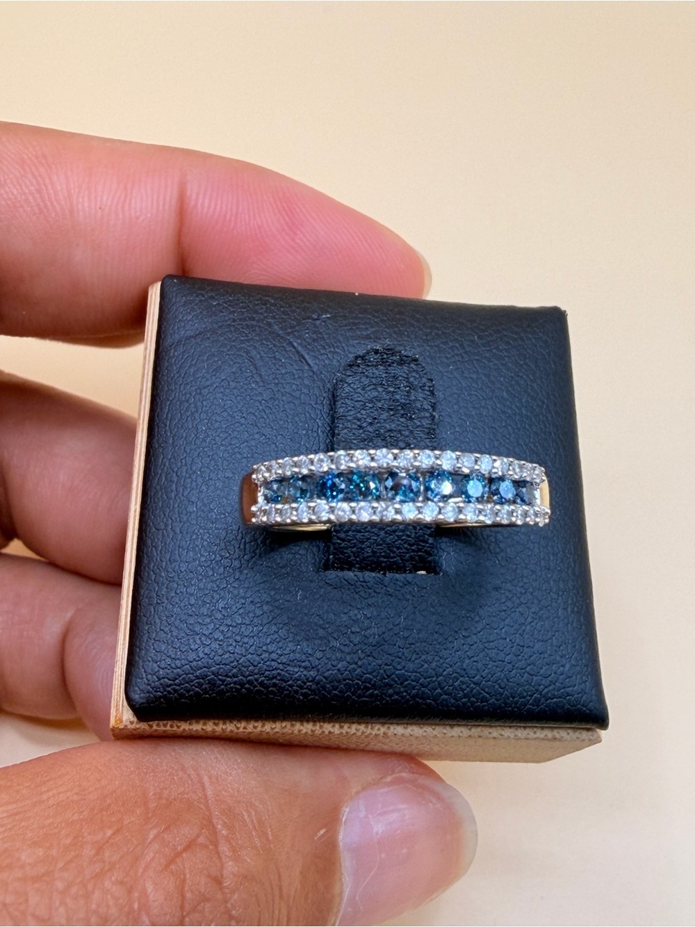 375/9k Yellow Gold .50 Ctw Blue & White Diamond Ring Size 7.